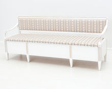 Lataa kuva Galleria-katseluun, Laitala kustavilaistyylinen sohva valkoinen
