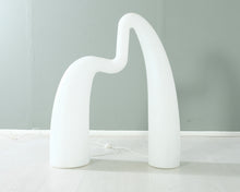 Lataa kuva Galleria-katseluun, Eero Aarnio Flamingo lattiavalaisin
