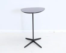 Lataa kuva Galleria-katseluun, Adea D-pöytä musta
