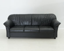 Lataa kuva Galleria-katseluun, 3-istuttava nahkasohva musta
