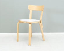 Lataa kuva Galleria-katseluun, Artek 69 tuoli valkoinen laminaatti
