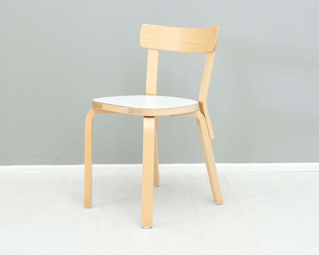 Artek 69 tuoli valkoinen laminaatti