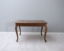 Lataa kuva Galleria-katseluun, Antiikkinen ruokapöytä
