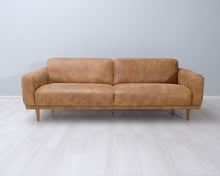 Load image into Gallery viewer, Asko Kendo 3-istuttava nahkasohva ruskea
