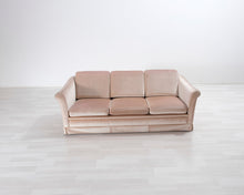 Lataa kuva Galleria-katseluun, 3-istuttava kangassohva vaaleanpunainen
