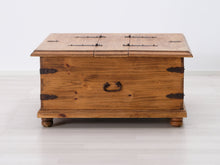 Lataa kuva Galleria-katseluun, Arkkupöytä puu
