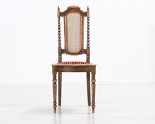 Lataa kuva Galleria-katseluun, Antiikkinen ruokatuoli raidallisella istuimella
