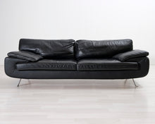 Lataa kuva Galleria-katseluun, 3-istuttava nahkasohva musta
