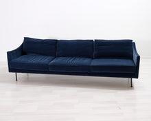 Lataa kuva Galleria-katseluun, 3-istuttava kangassohva tummansininen
