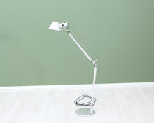 Load image into Gallery viewer, Arteminde Tolomeo pöytävalaisin
