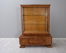 Lataa kuva Galleria-katseluun, Art deco vitriini
