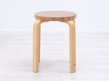 Lataa kuva Galleria-katseluun, Artek E60 jakkara
