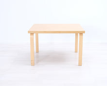 Load image into Gallery viewer, Artek sivupöytä 75 x 90 cm koivu
