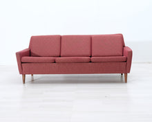 Lataa kuva Galleria-katseluun, 3-istuttava kangassohva punainen 1970-luku

