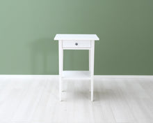 Load image into Gallery viewer, IKEA Hemnes yöpöytä valkoinen

