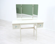 Lataa kuva Galleria-katseluun, Peilipöytä
