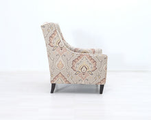 Load image into Gallery viewer, Ashley Wilcox nojatuoli kuviollisella verhoilulla
