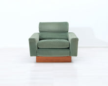 Lataa kuva Galleria-katseluun, Ahti Taskinen Fennia nojatuoli vihreä
