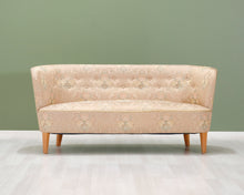 Lataa kuva Galleria-katseluun, Antiikkinen sohva beige
