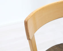 Lataa kuva Galleria-katseluun, Artek 69 tuoli kangasistuimella
