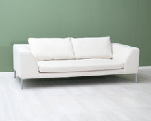 Lataa kuva Galleria-katseluun, Adea Band 2-istuttava kangassohva valkoinen
