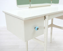 Lataa kuva Galleria-katseluun, Peilipöytä
