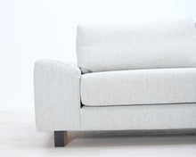 Load image into Gallery viewer, Asko 2-istuttava kangassohva vaaleanharmaa
