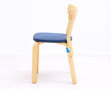 Lataa kuva Galleria-katseluun, Artek 69 tuoli koivu / tummansininen
