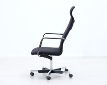 Load image into Gallery viewer, Avarte Yrjö Kukkapuro pehmustettu toimistotuoli
