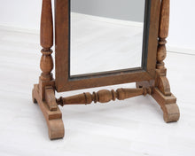 Lataa kuva Galleria-katseluun, Antiikkinen peili
