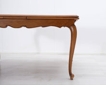 Lataa kuva Galleria-katseluun, Antiikkinen tammipöytä
