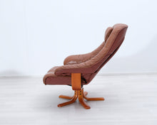 Lataa kuva Galleria-katseluun, 80-luvun mekanismituoli ja rahi konjakinruskea
