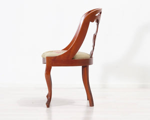 Antiikkityylinen tuoli