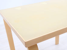 Load image into Gallery viewer, Artek pöytä 70 x 80 cm koivu / vaaleanvihreä
