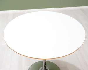Pyöreä pöytä valkoinen