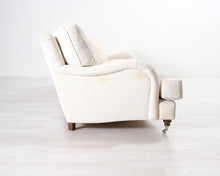 Lataa kuva Galleria-katseluun, 3-istuttava kangassohva valkoinen
