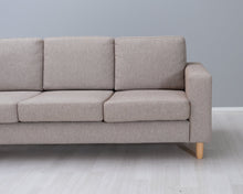 Load image into Gallery viewer, Asko 3-istuttava sohva vaaleanruskea
