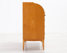 Lataa kuva Galleria-katseluun, Antiikkinen lipasto
