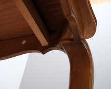 Lataa kuva Galleria-katseluun, Antiikkinen tammipöytä
