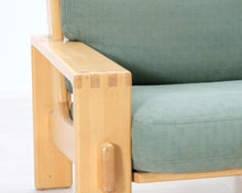 Lataa kuva Galleria-katseluun, Esko Pajamies Bonanza nojatuoli vihreällä kangasistuimella
