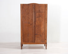 Lataa kuva Galleria-katseluun, Antiikkinen vaatekaappi
