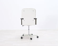 Load image into Gallery viewer, Avarte Yrjö Kukkapuro toimistotuoli vihreä / valkoinen
