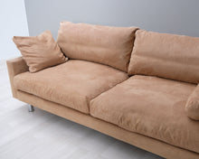 Lataa kuva Galleria-katseluun, 3-istuttava kangassohva vaaleanruskea
