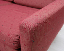 Lataa kuva Galleria-katseluun, 3-istuttava kangassohva punainen 1970-luku

