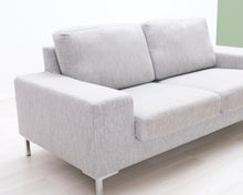 Load image into Gallery viewer, Asko 2-istuttava sohva vaaleanharmaa
