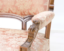 Load image into Gallery viewer, Antiikkinen sohva
