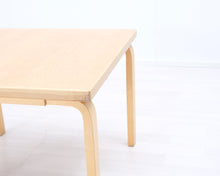 Load image into Gallery viewer, Artek sivupöytä 75 x 75 cm koivu
