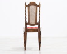 Lataa kuva Galleria-katseluun, Antiikkinen ruokatuoli raidallisella istuimella
