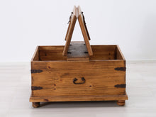 Lataa kuva Galleria-katseluun, Arkkupöytä puu
