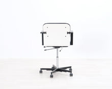 Load image into Gallery viewer, Avarte Yrjö Kukkapuro toimistotuoli mustavalkoinen
